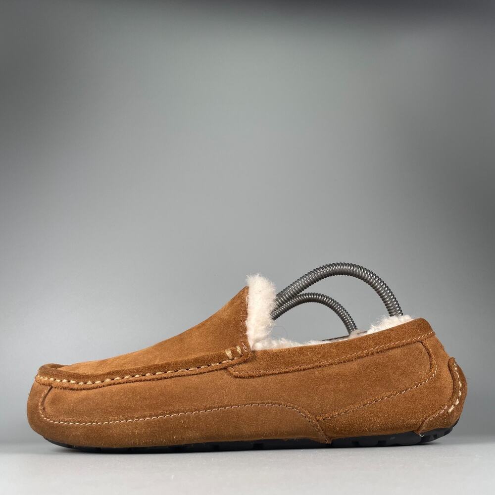 UGG Ascot Men's 8 Chestnut Suede Shearling Moccasin Slippers Driving Loafers EUC